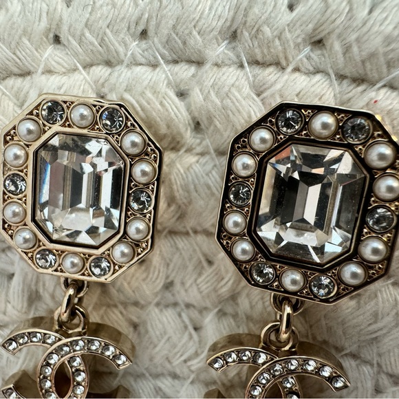 Chanel Octagon Crystals x Pearls CC Drop Earrings - Picture 6 of 11